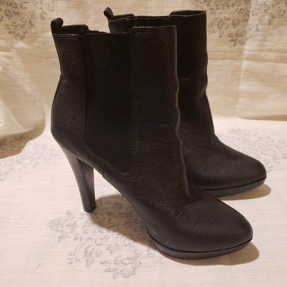 Michael Kors Shoes - Michael Kors Leather Platform Ankle Chelsea Boots